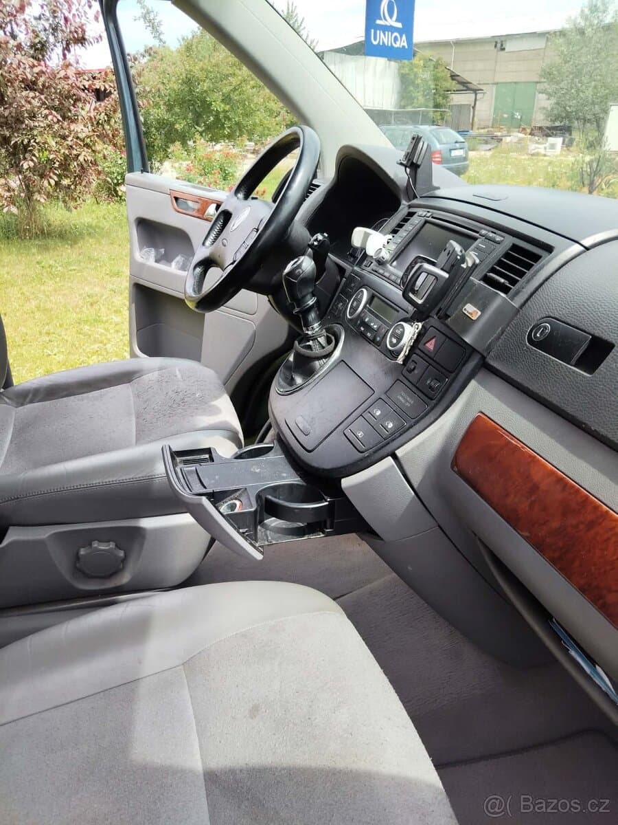 2005 Volkswagen MULTIVAN - 6
