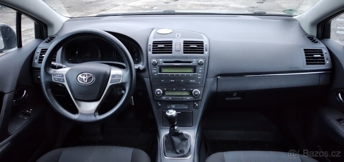 2011 Toyota AVENSIS - 6