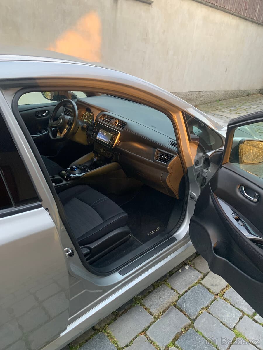 2019 Nissan LEAF - 6