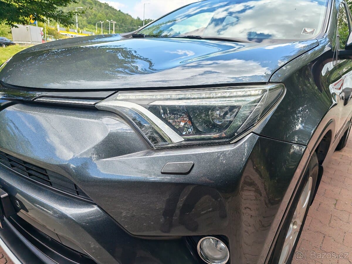 2017 Toyota RAV4 - 6