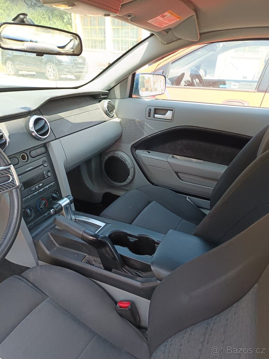Ford MUSTANG - 6