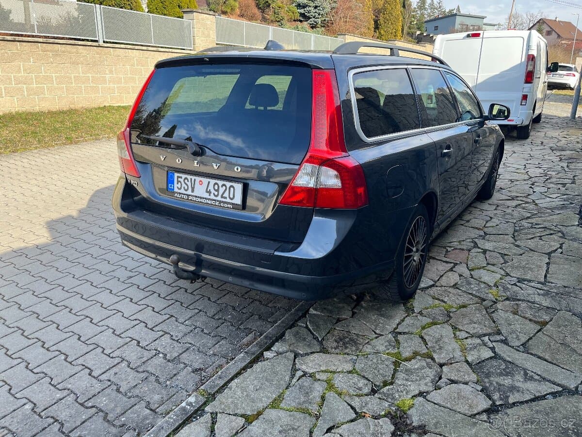 2010 Volvo V70 - 6
