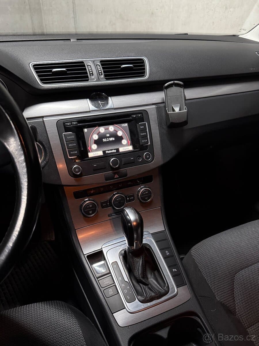 2013 Volkswagen PASSAT - 6