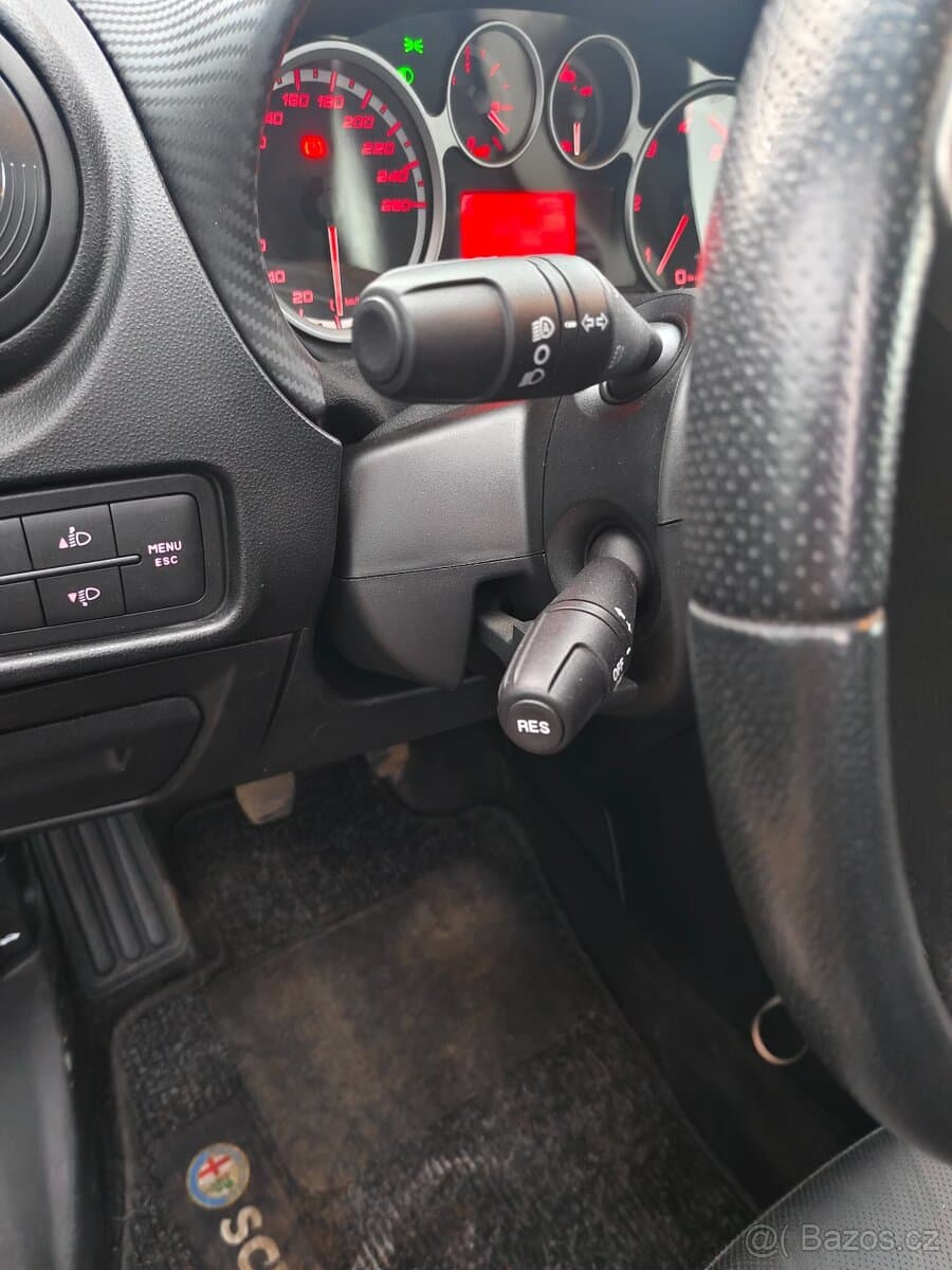 2011 Alfa Romeo MITO - 6