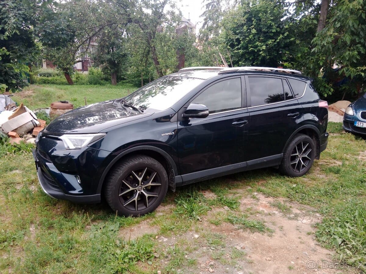 Toyota RAV4 - 6