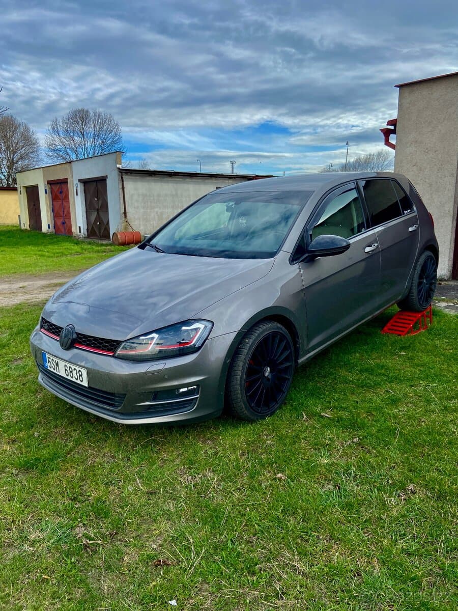 Volkswagen GOLF - 6