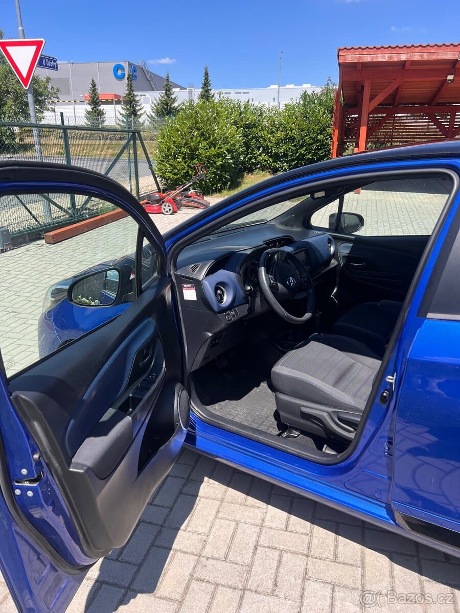 2020 Toyota YARIS - 6