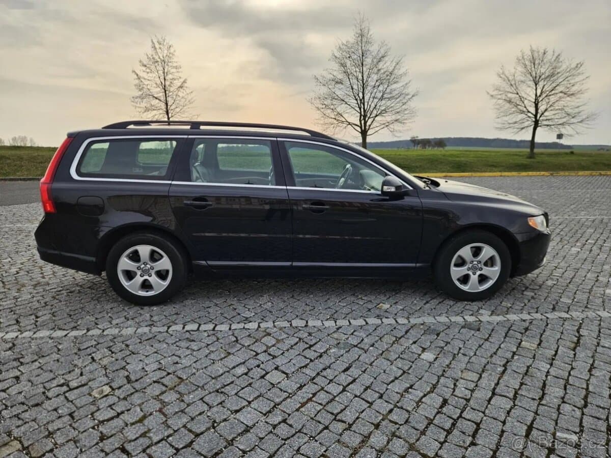 2010 Volvo V70 - 6