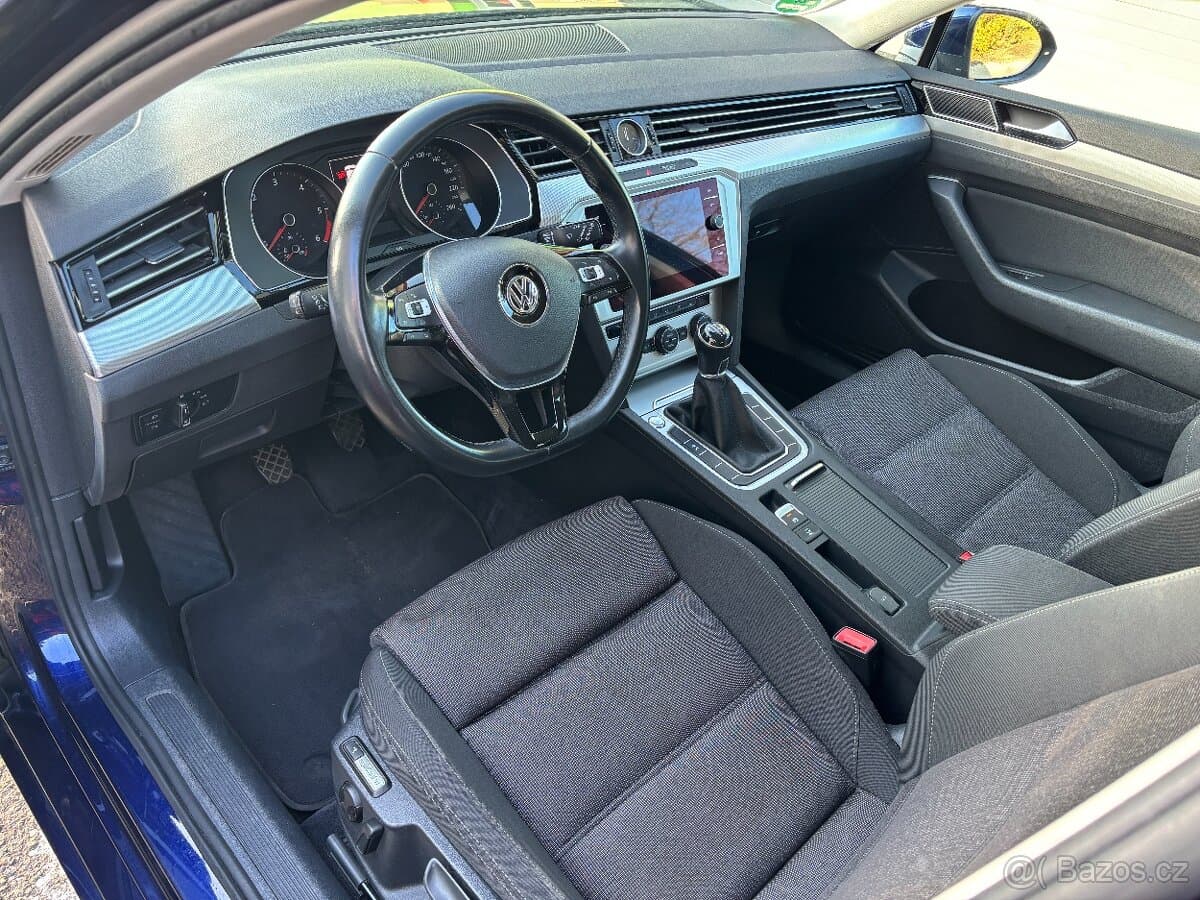 2018 Volkswagen PASSAT - 6
