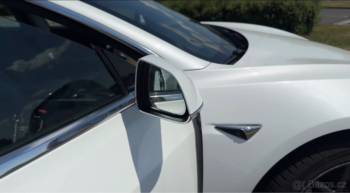 Tesla MODEL 3 - 6