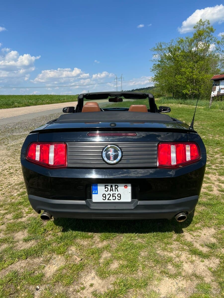 2012 Ford MUSTANG - 6