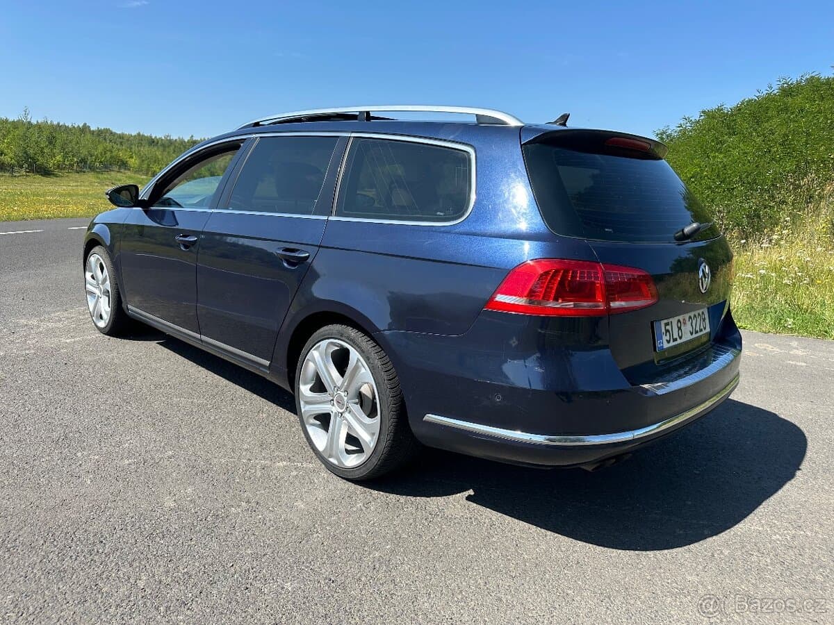 2011 Volkswagen PASSAT - 6