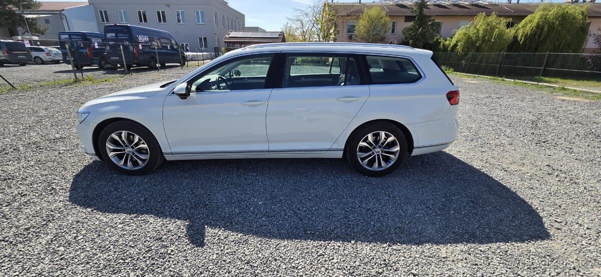 2019 Volkswagen PASSAT - 6