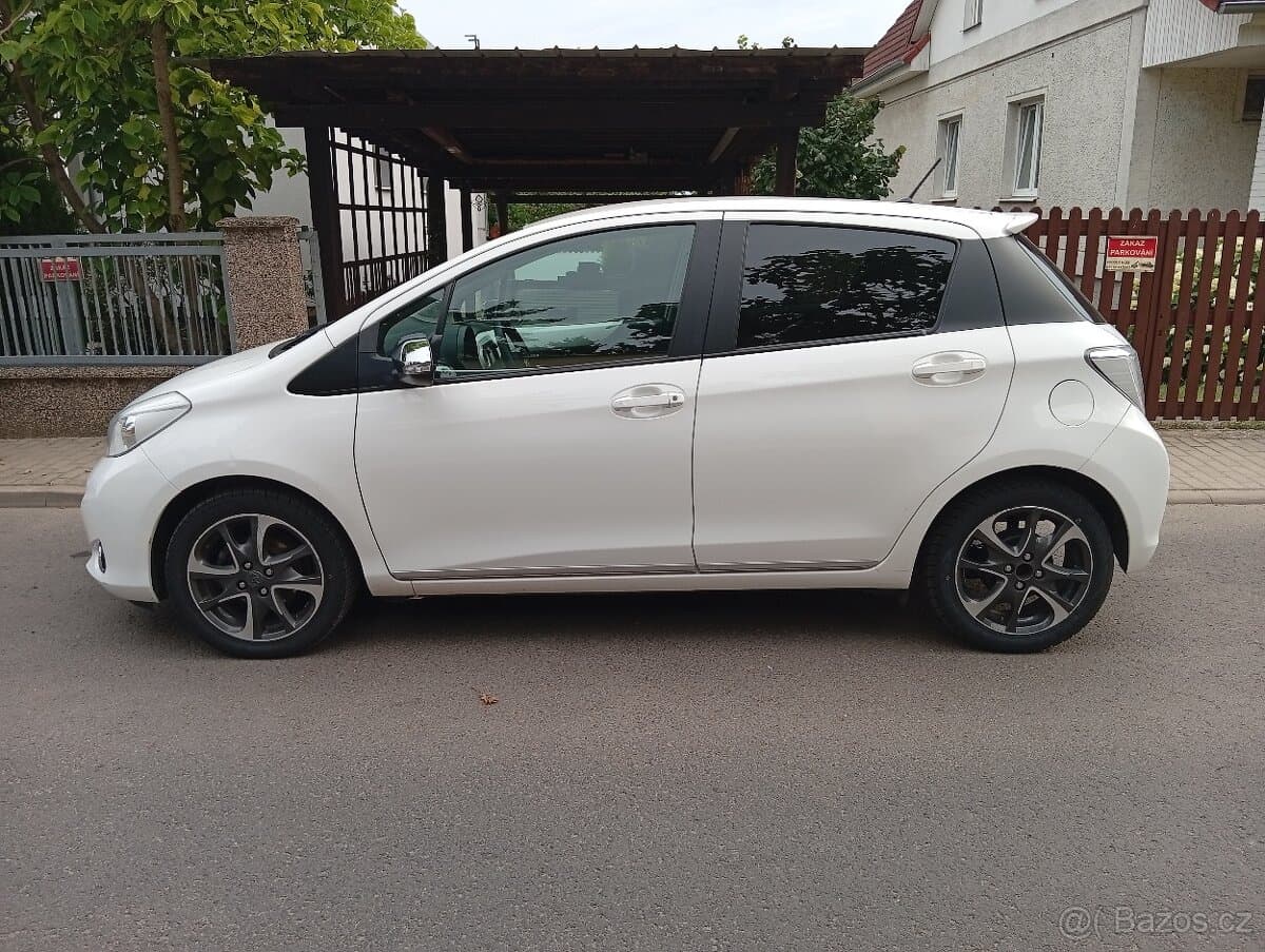 2013 Toyota YARIS - 6