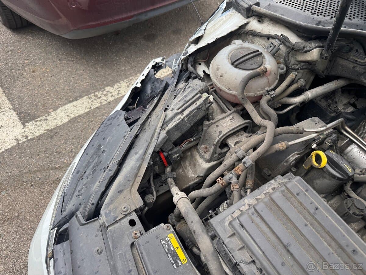 Volkswagen GOLF - 6