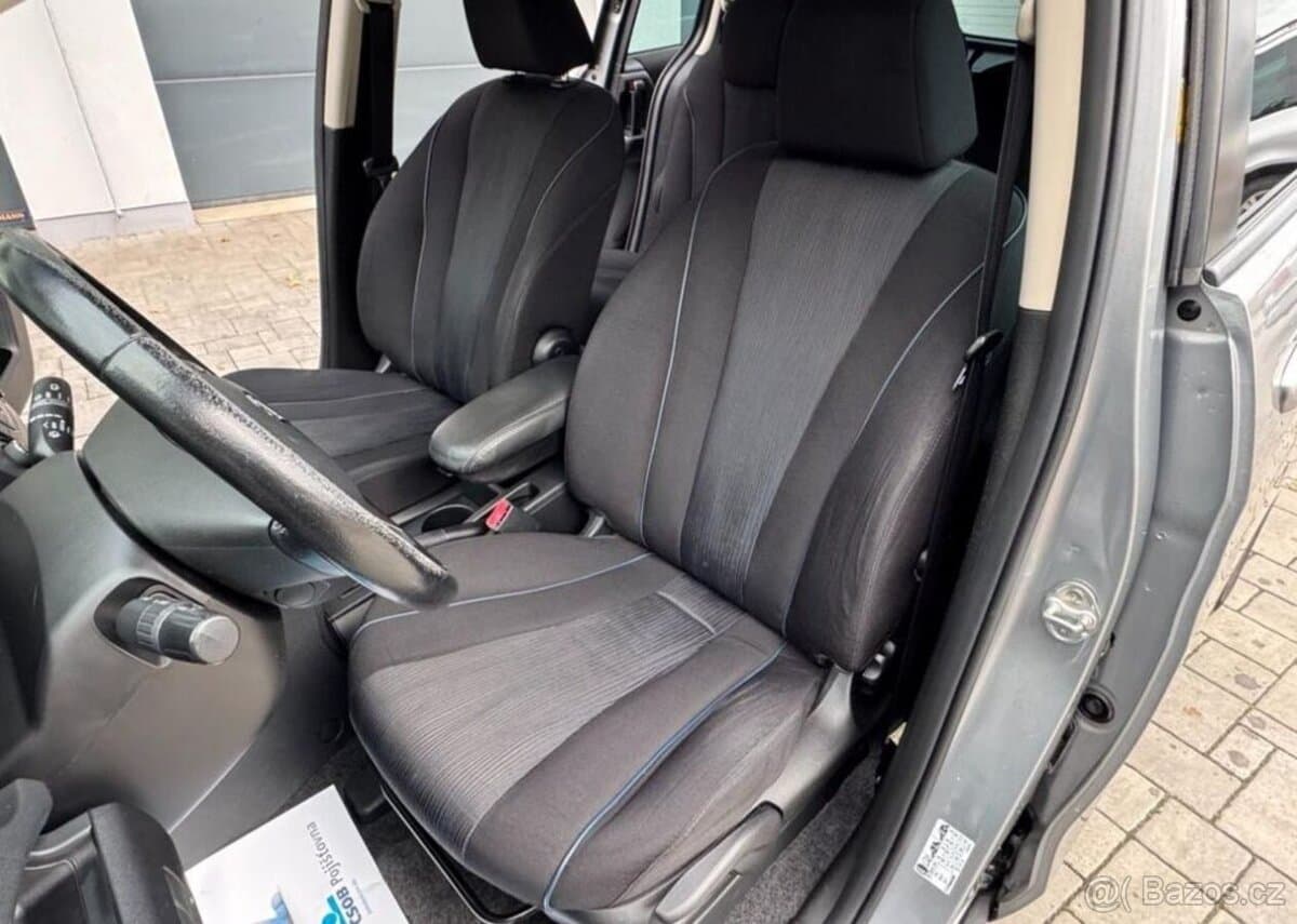 2012 Mazda 5 - 6