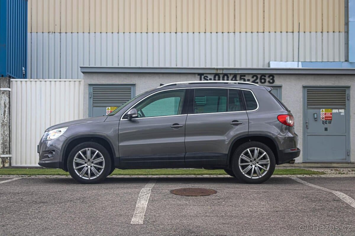 2010 Volkswagen TIGUAN - 6