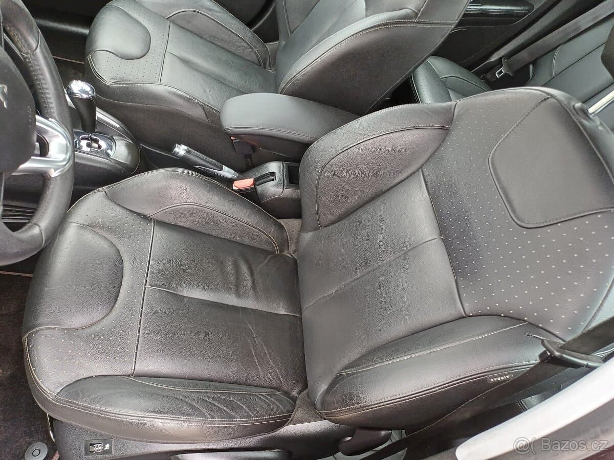 2012 Peugeot 208 - 6