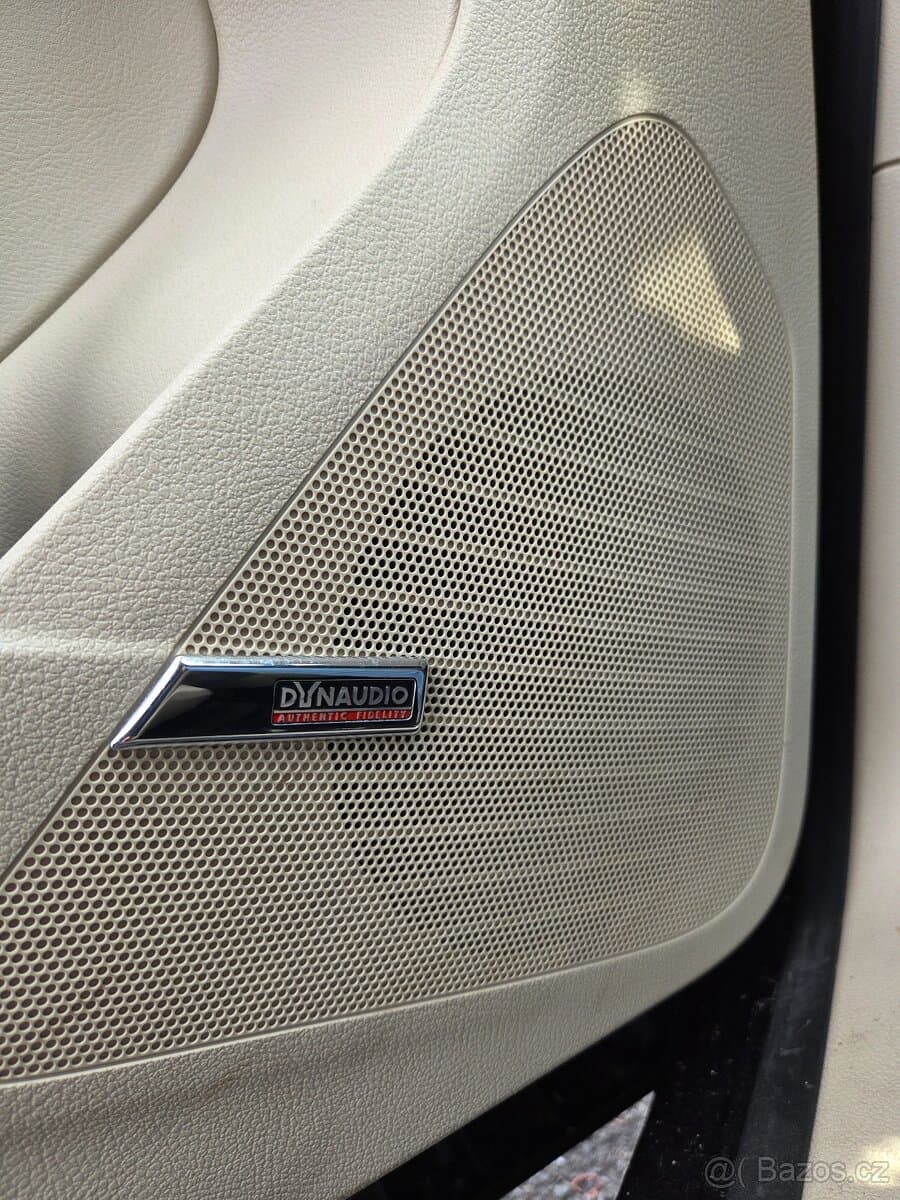 2011 Volkswagen TIGUAN - 6
