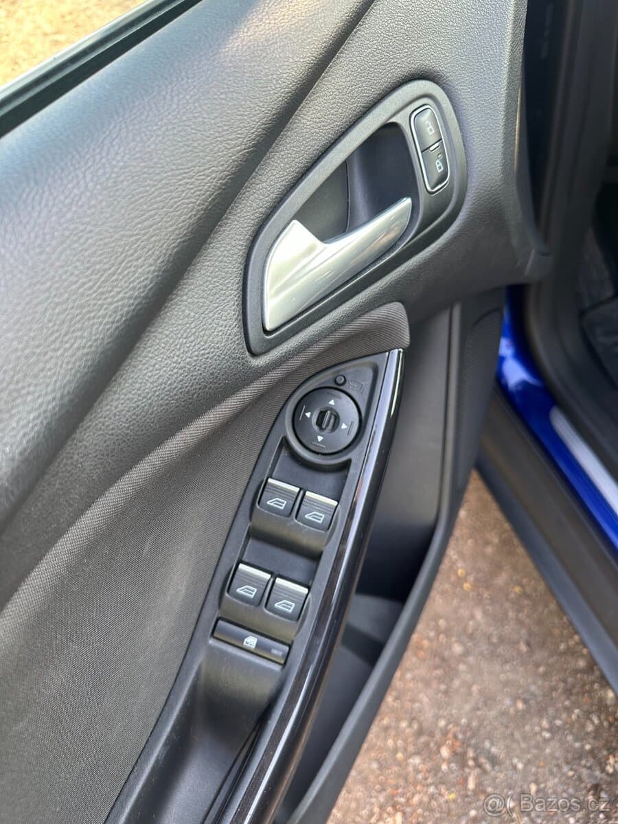 2017 Ford FOCUS - 6