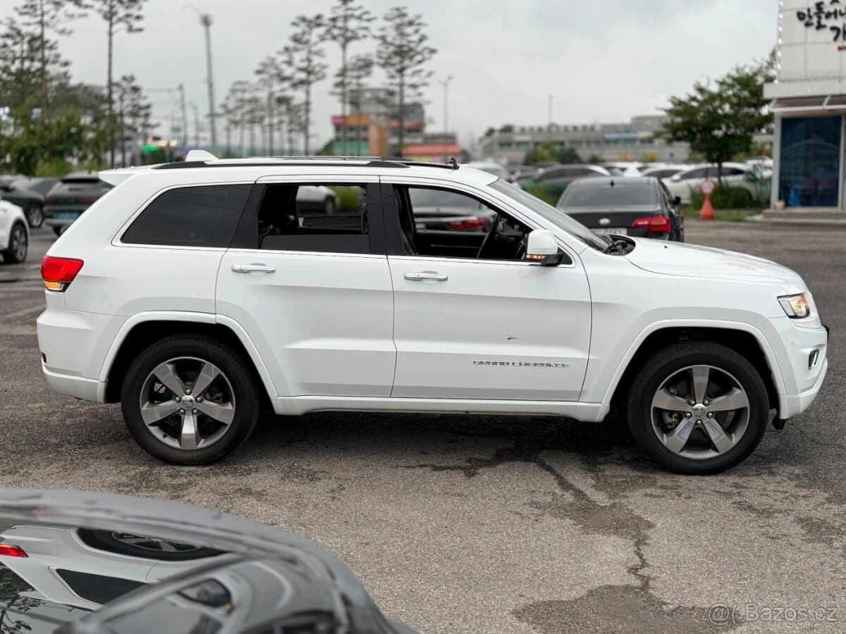 2017 Jeep CHEROKEE - 6
