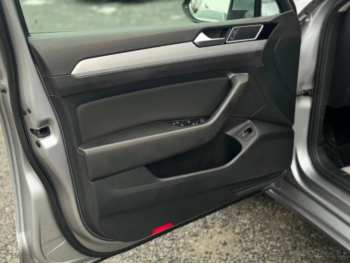 2020 Volkswagen PASSAT - 6