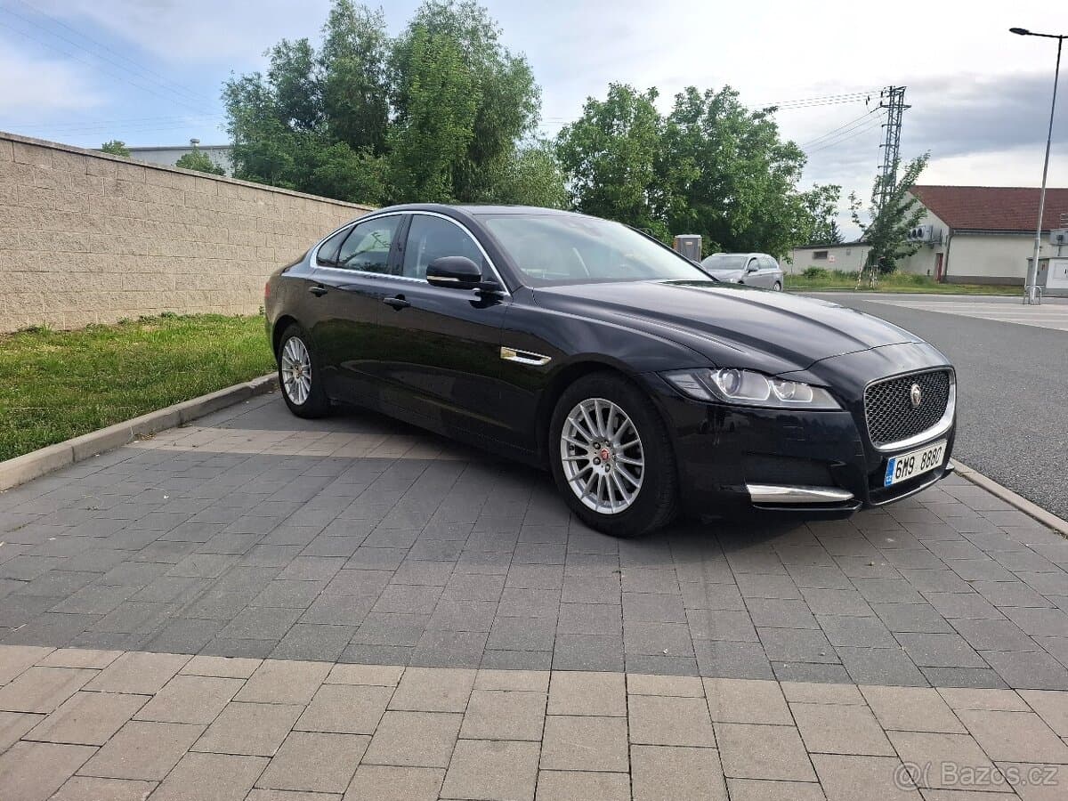 2016 Jaguar XF - 6
