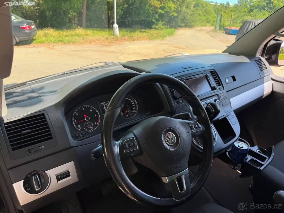 2011 Volkswagen MULTIVAN - 6
