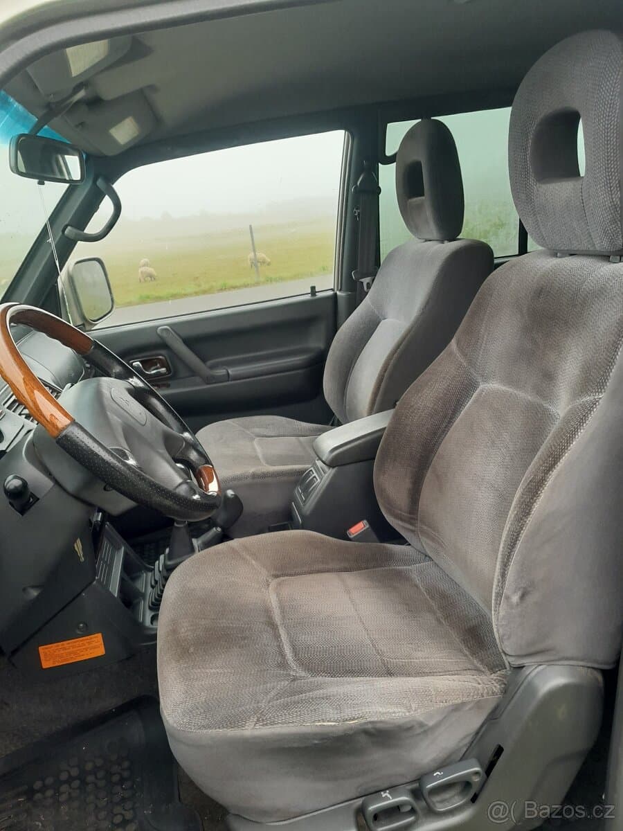 2004 Mitsubishi PAJERO - 6