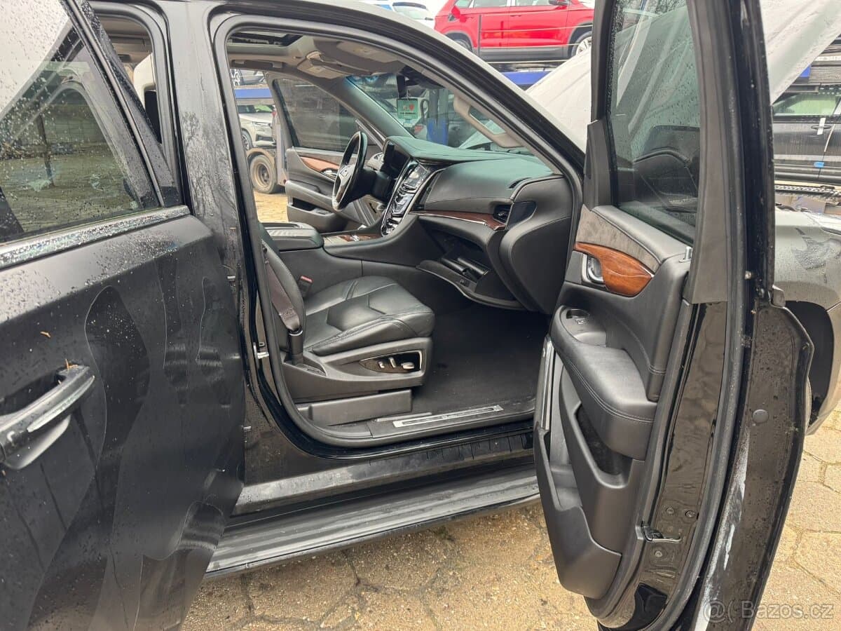 2015 Cadillac ESCALADE - 6
