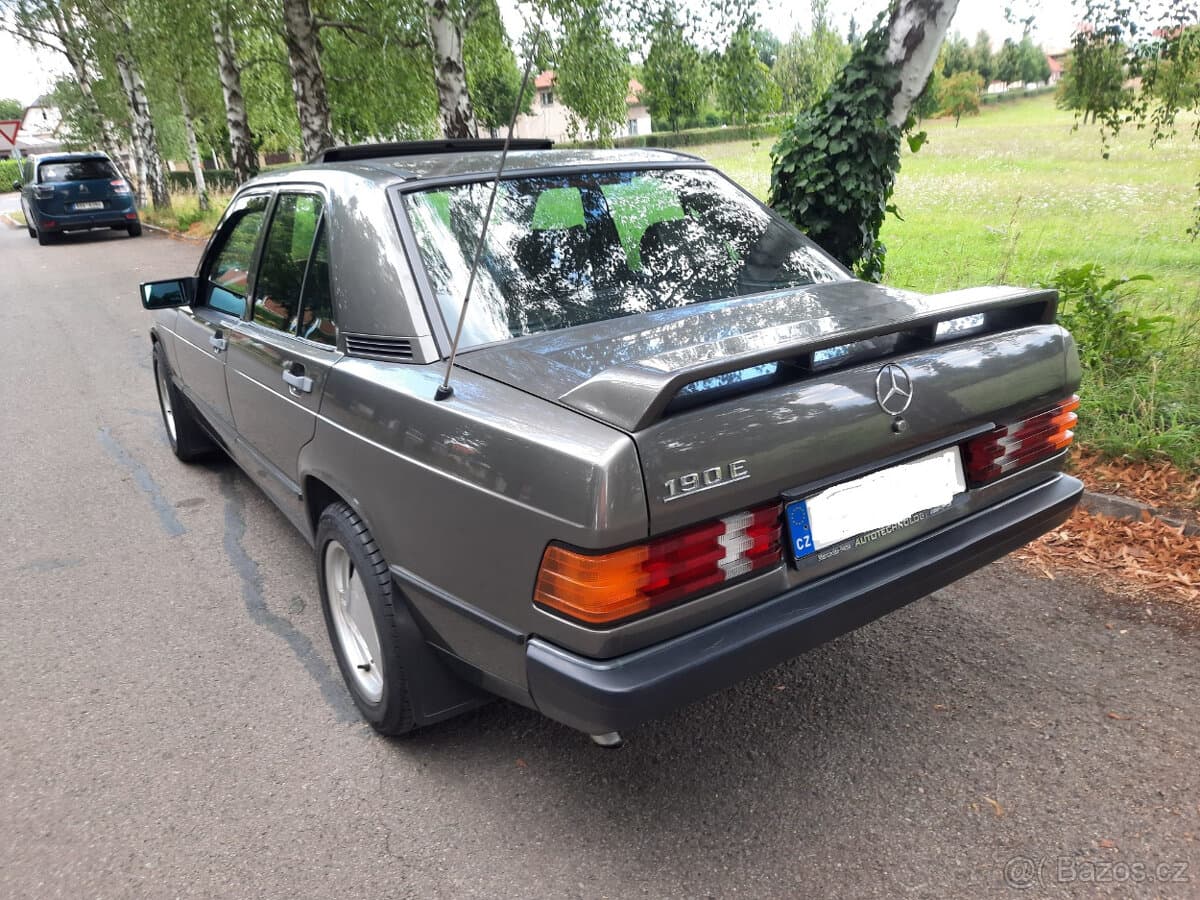 1984 Mercedes-Benz 190 - 6