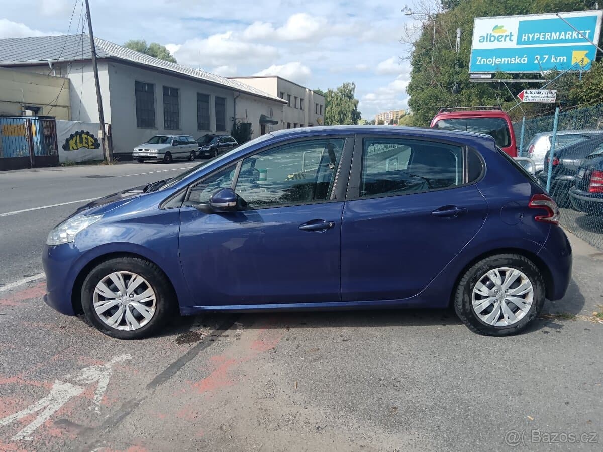 2013 Peugeot 208 - 6
