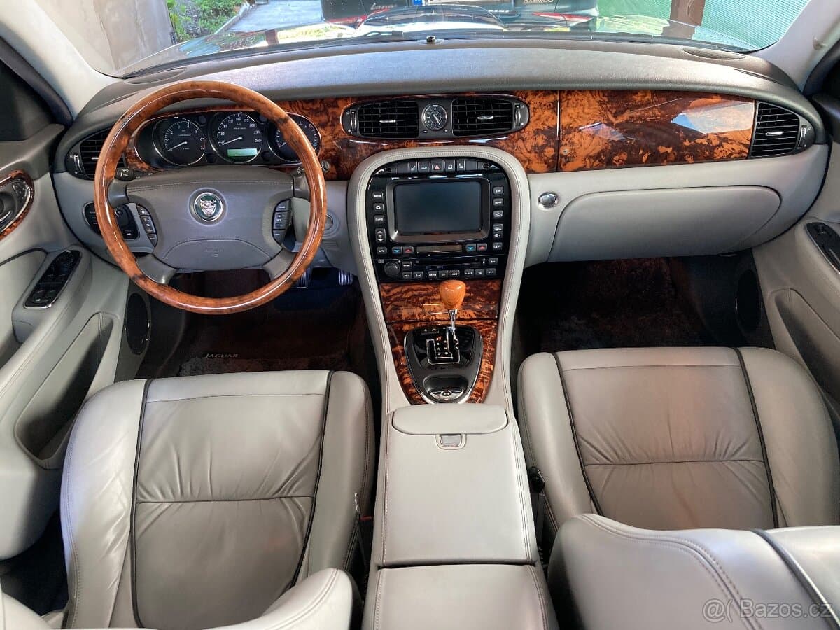 2005 Jaguar XJ - 6