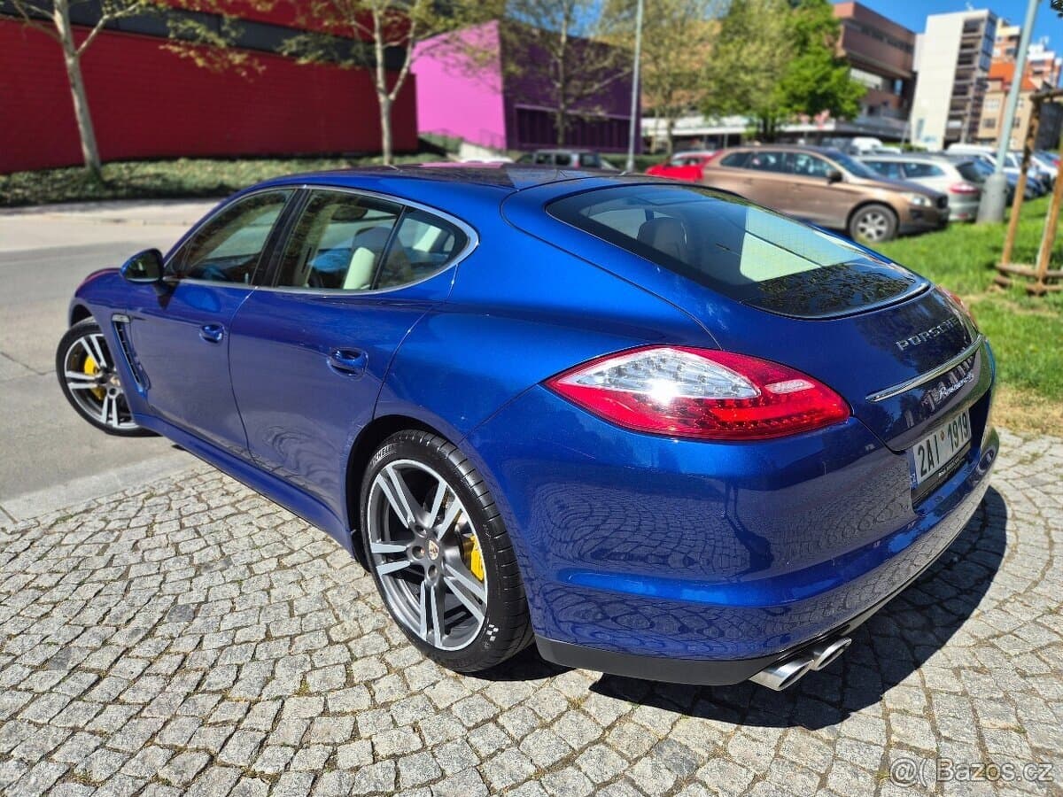 2011 Porsche PANAMERA - 6
