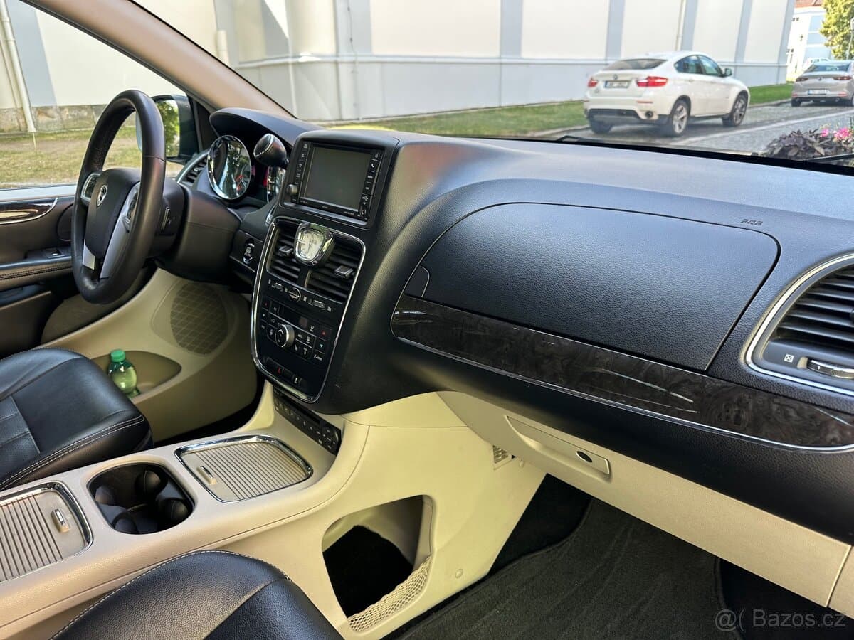 2012 Lancia VOYAGER - 6