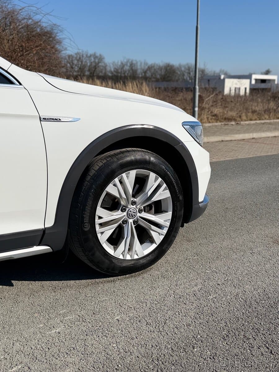 2016 Volkswagen PASSAT - 6