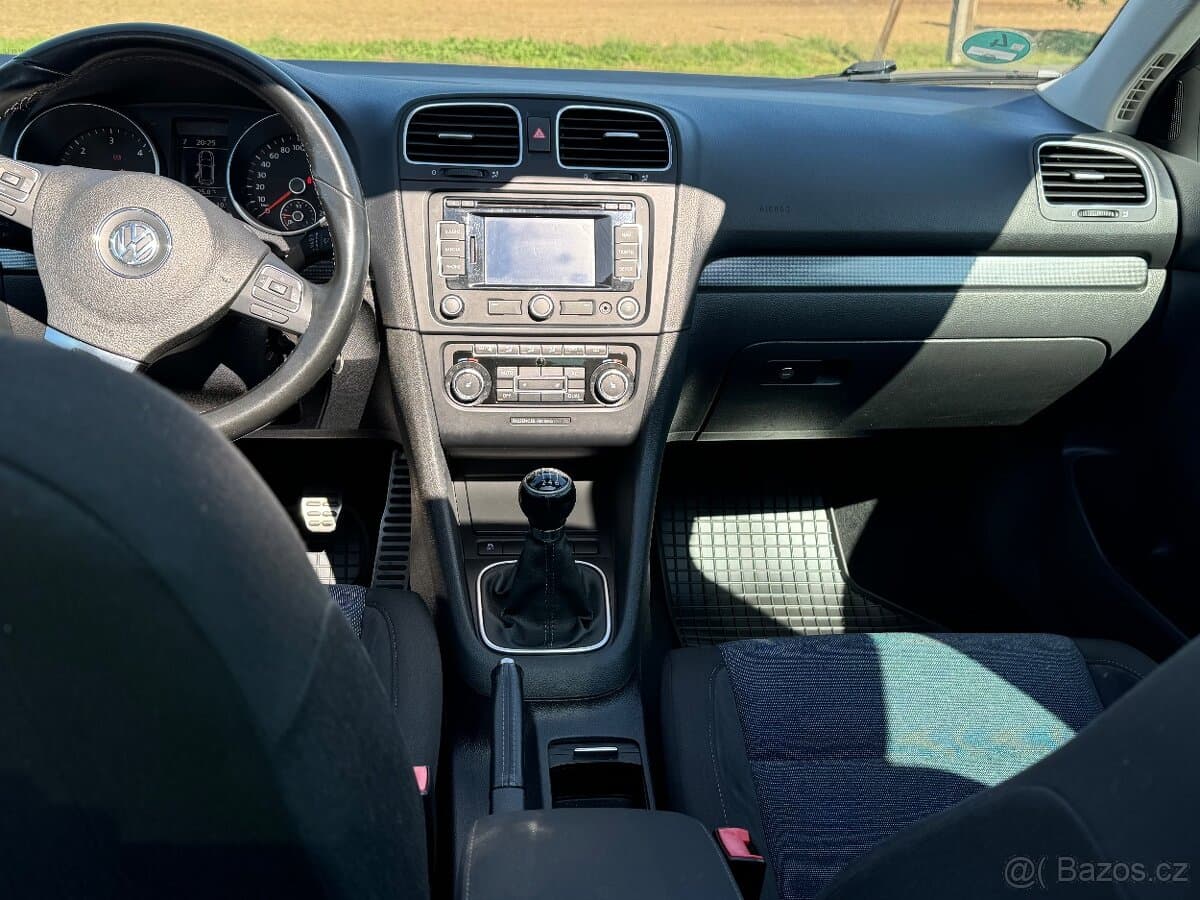 Volkswagen GOLF - 6