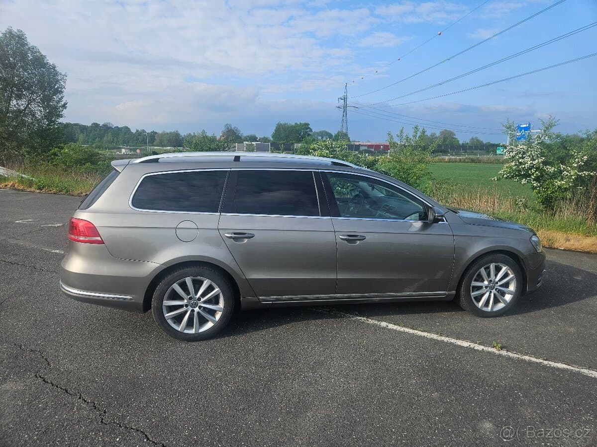 2012 Volkswagen PASSAT - 6
