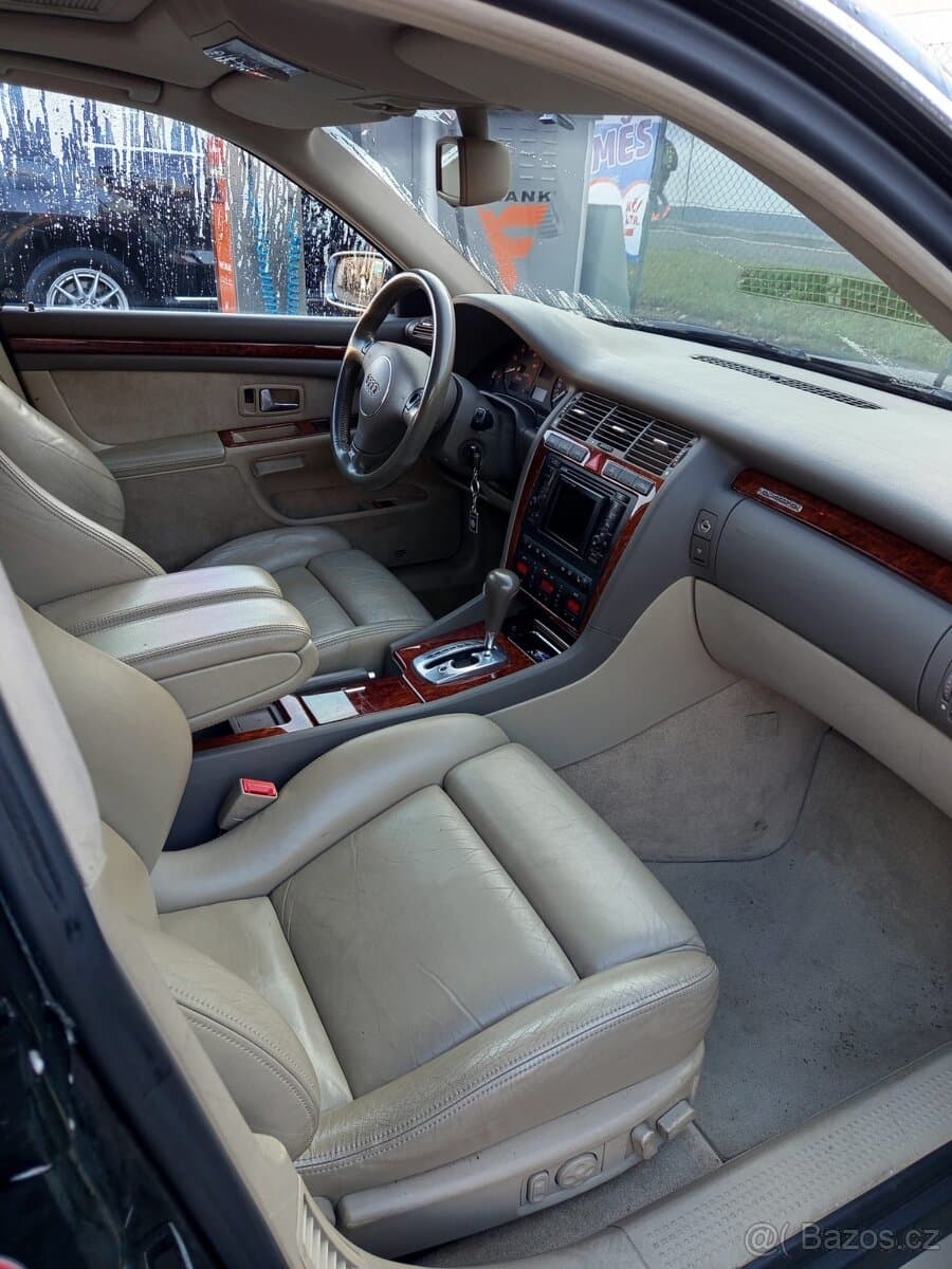 2000 Audi S8 - 6