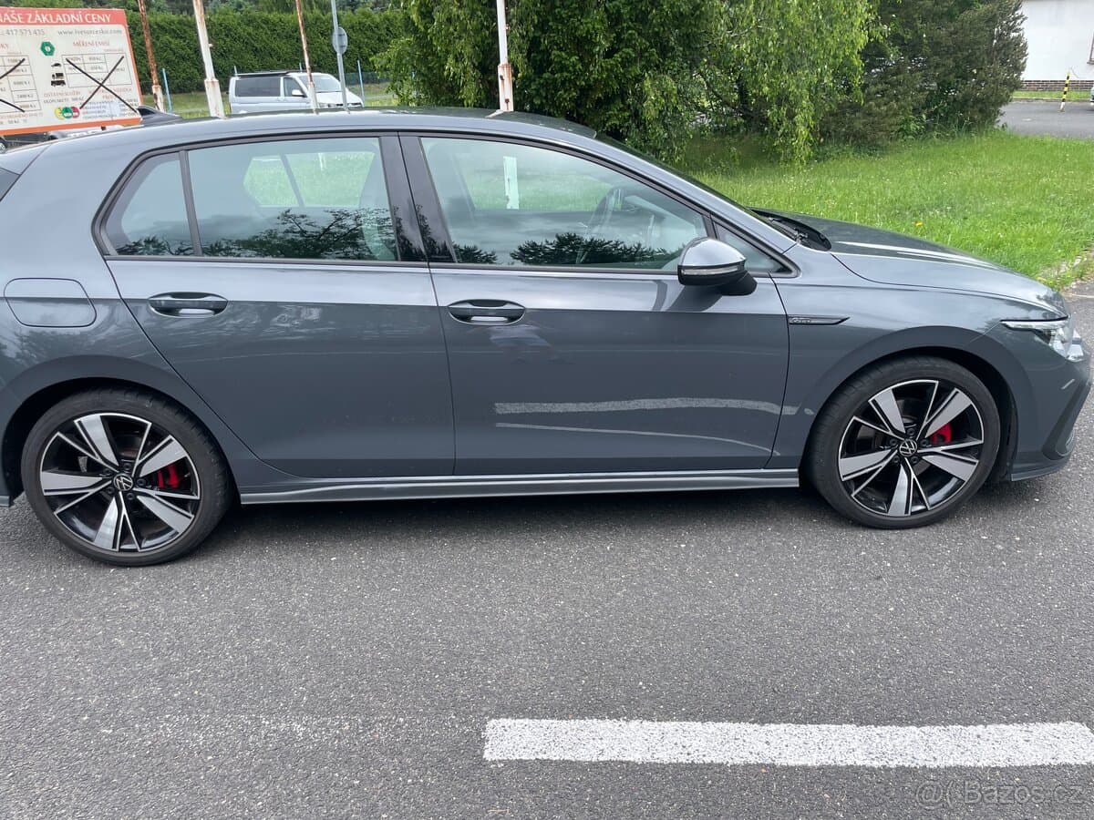 Volkswagen GOLF - 6
