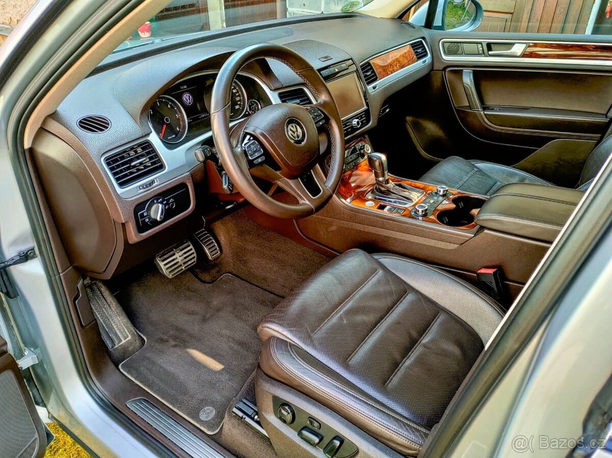 2011 Volkswagen TOUAREG - 6