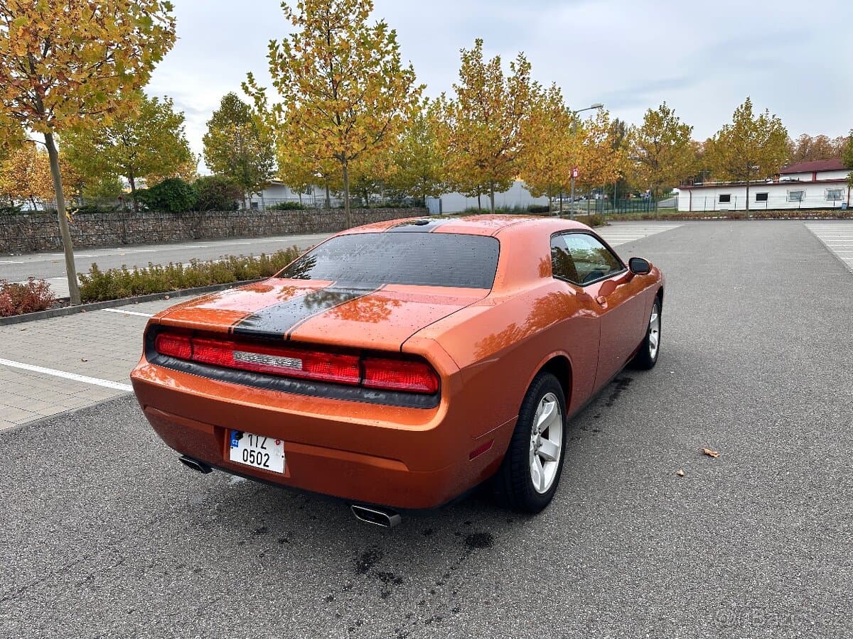 Dodge CHALLENGER - 6