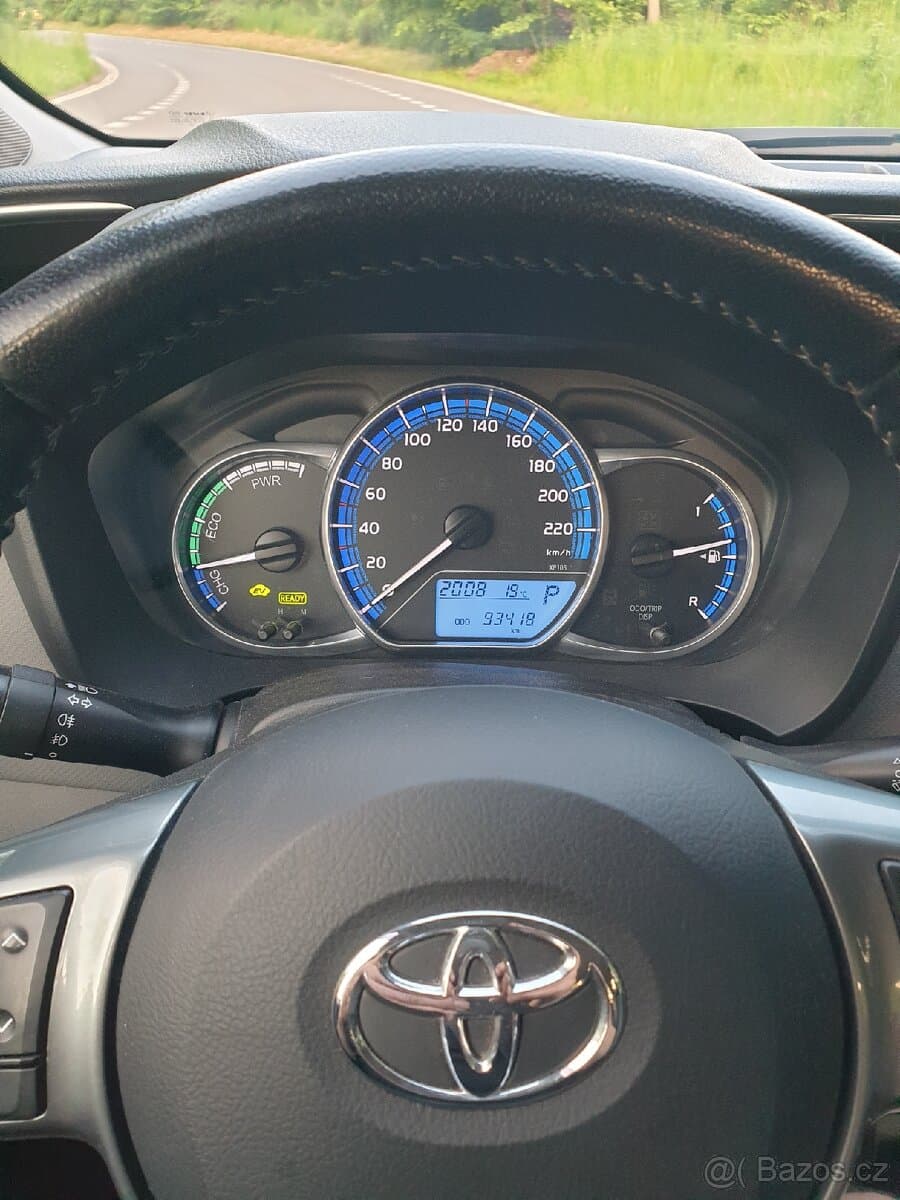 2015 Toyota YARIS - 6