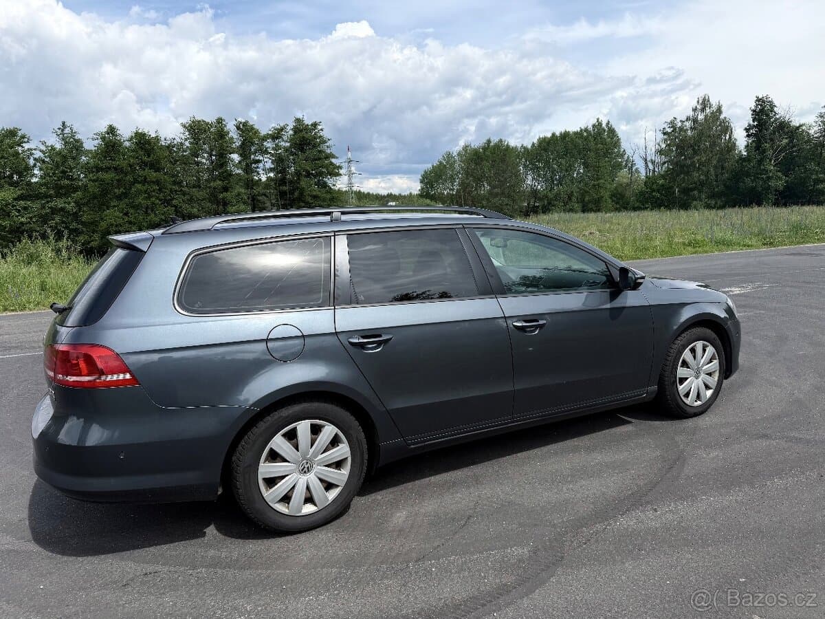 2013 Volkswagen PASSAT - 6