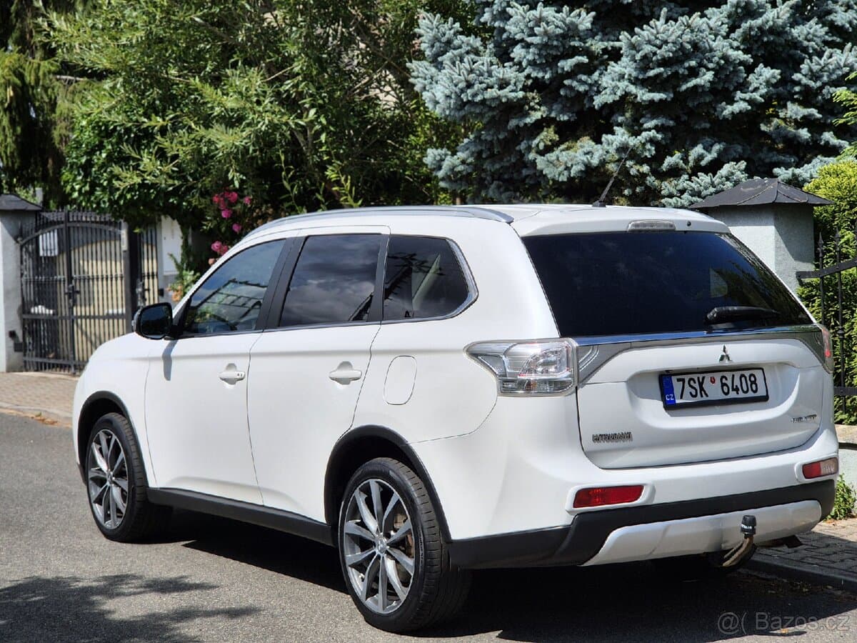 2015 Mitsubishi OUTLANDER - 6
