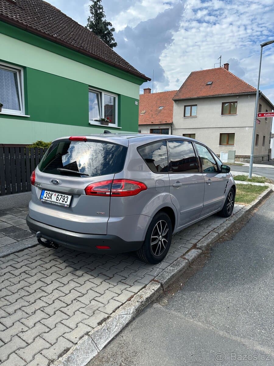 2011 Ford S-MAX - 6