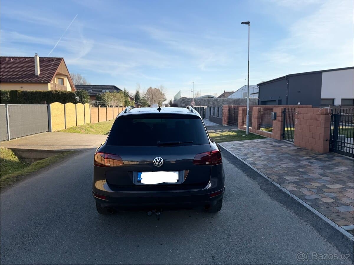 2010 Volkswagen TOUAREG - 6