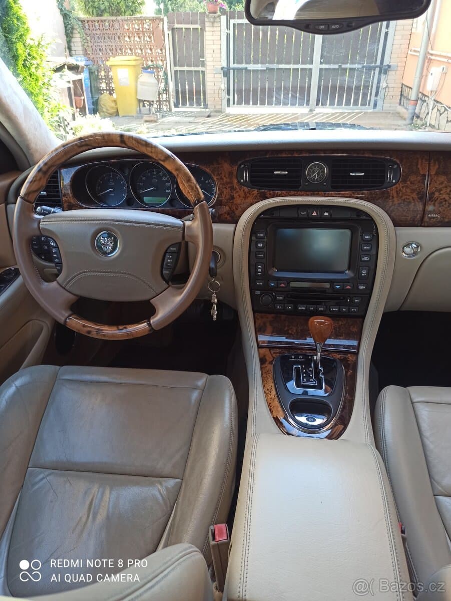 2004 Jaguar XJ - 6