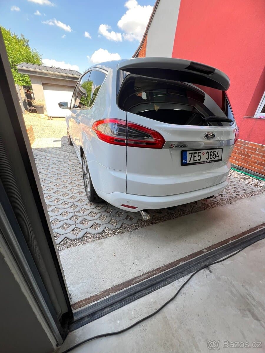2011 Ford S-MAX - 6