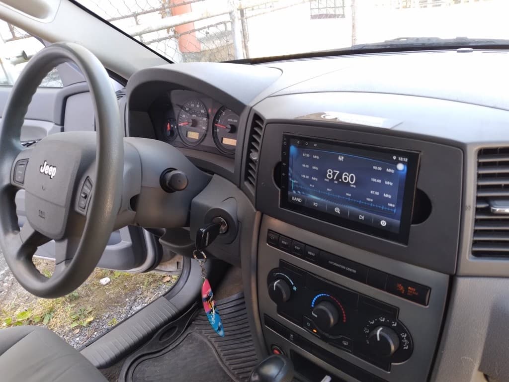2004 Jeep CHEROKEE - 6